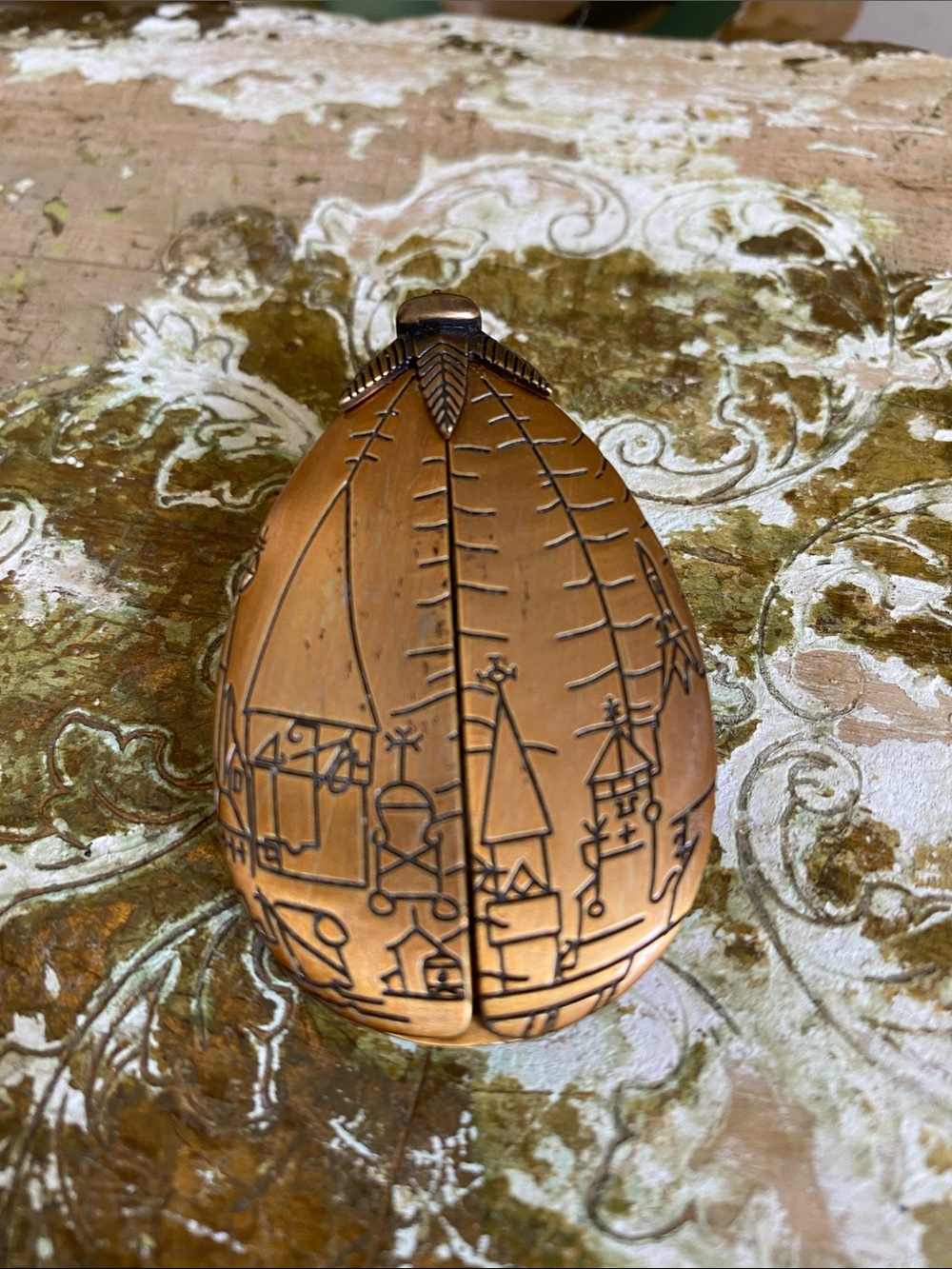 WIZARDING WORLD OF HARRY POTTER Triwizard Tournament Golden Dragon Egg Pin